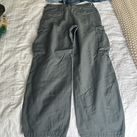 Aritzia TNA grey cargo pants - Picture 3 of 3